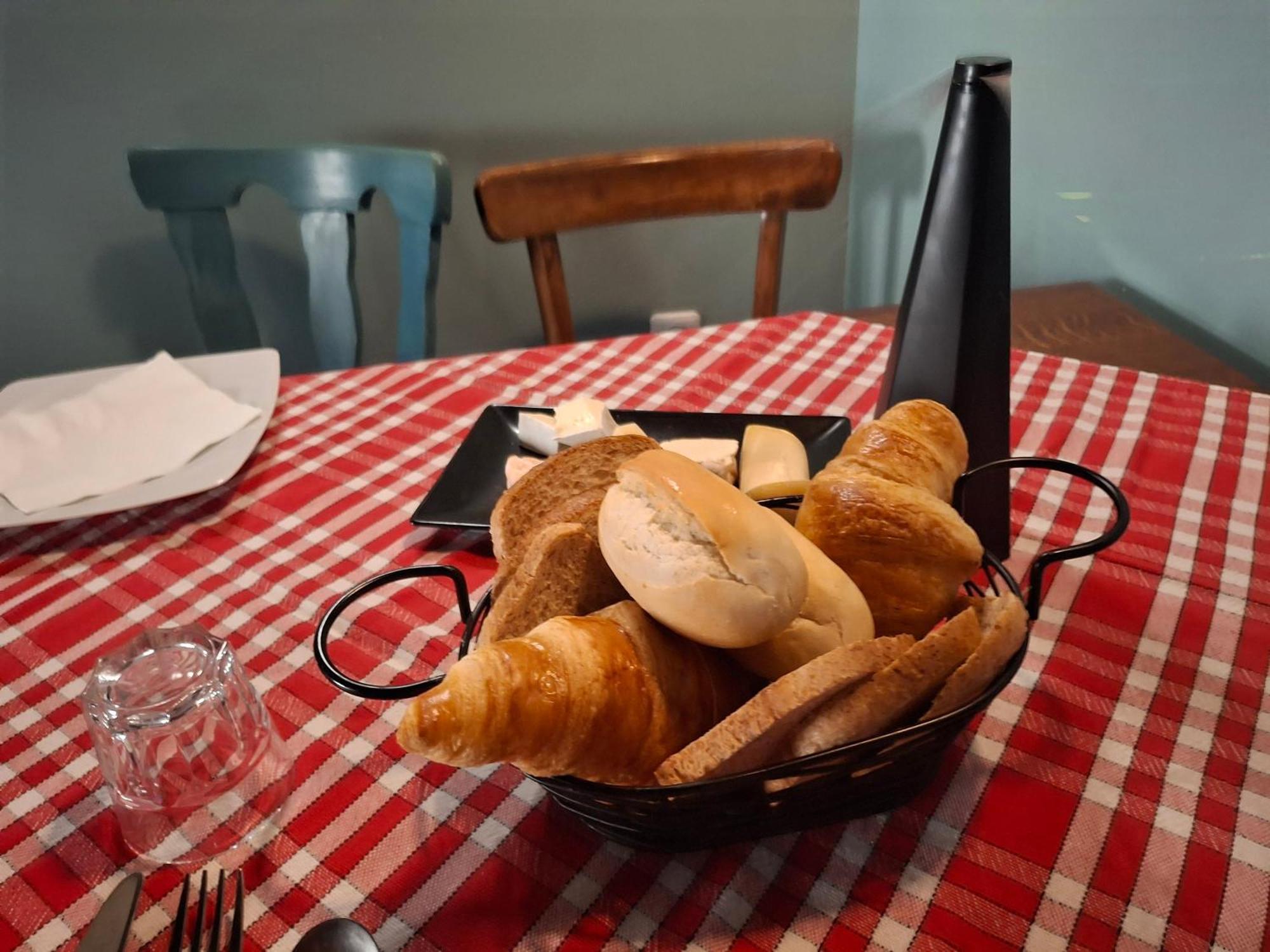Le Black Dog Pub Saint-Aignan  Szoba fotó
